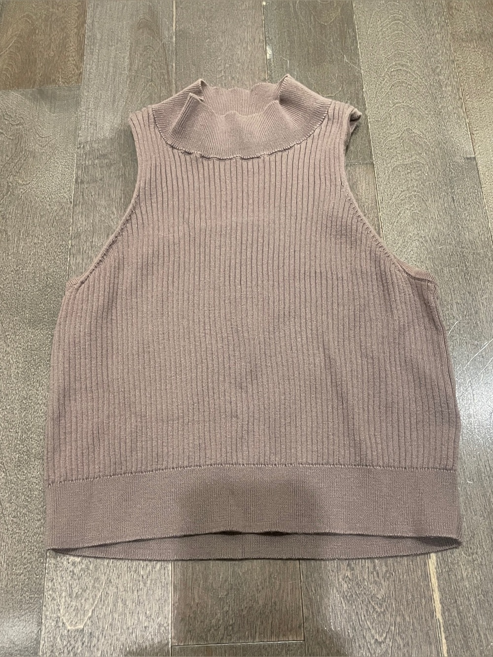 Uniqlo Knit Sleeveless Crop Top